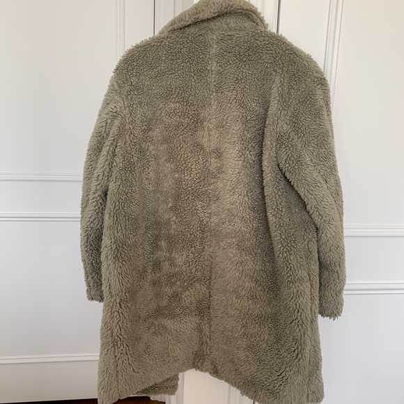 H&M Short Faux Coat - Picture 3 of 3